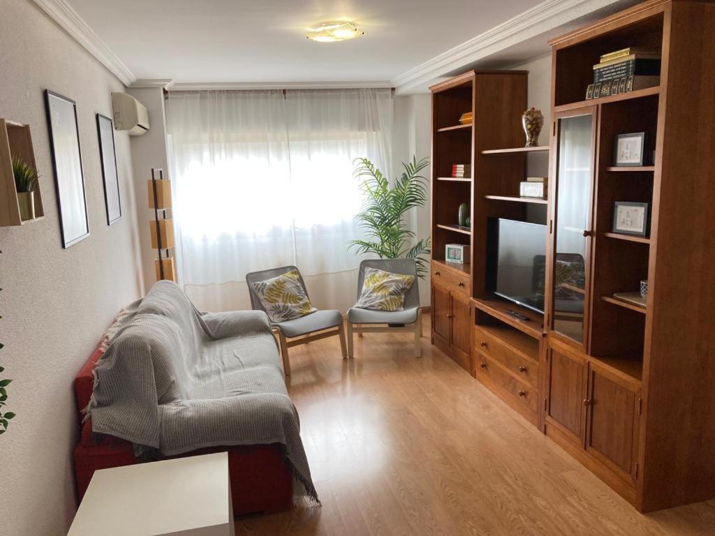 Apartamento Grande, 2 Dormitorios, Garaje Gratis Мадрид Екстериор снимка